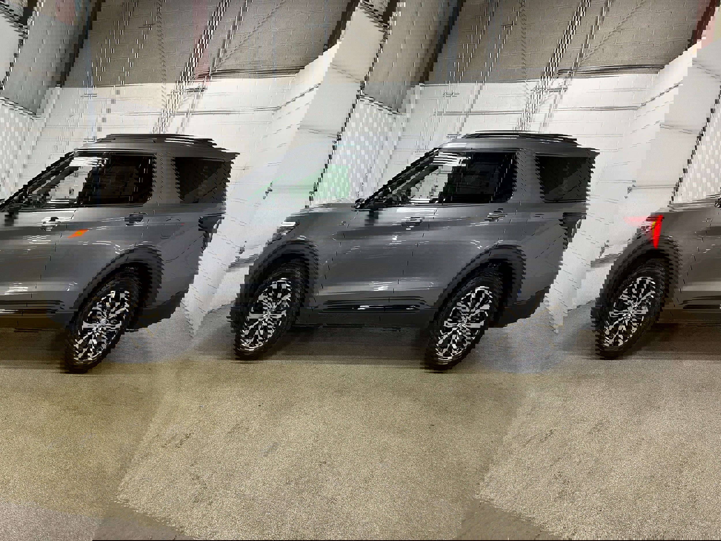 Certified 2025 Ford Explorer ST-Line image 4