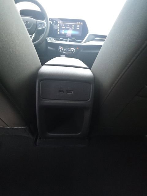 Used 2026 Chevrolet Trax ACTIV w/ Sunroof Package image 26