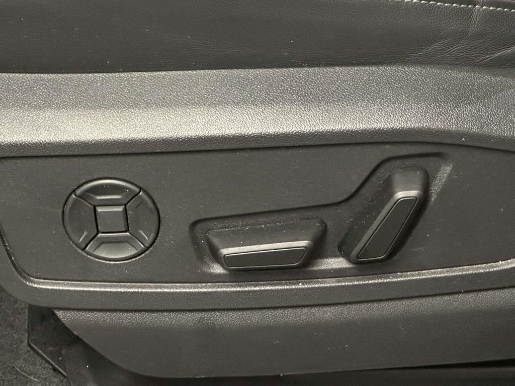 Used 2025 Audi Q5 Premium Plus w/ Premium Plus image 13