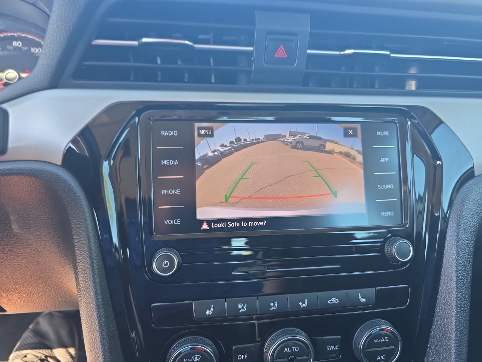 Used 2020 Volkswagen Passat 2.0T SE image 29