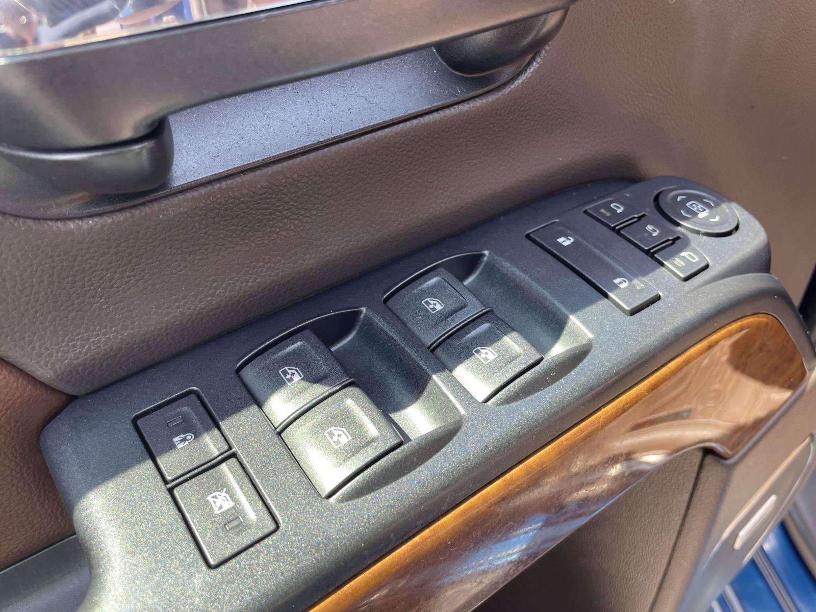 Used 2015 Chevrolet Silverado 2500 High Country w/ Duramax Plus Package AWD/4WD image 6