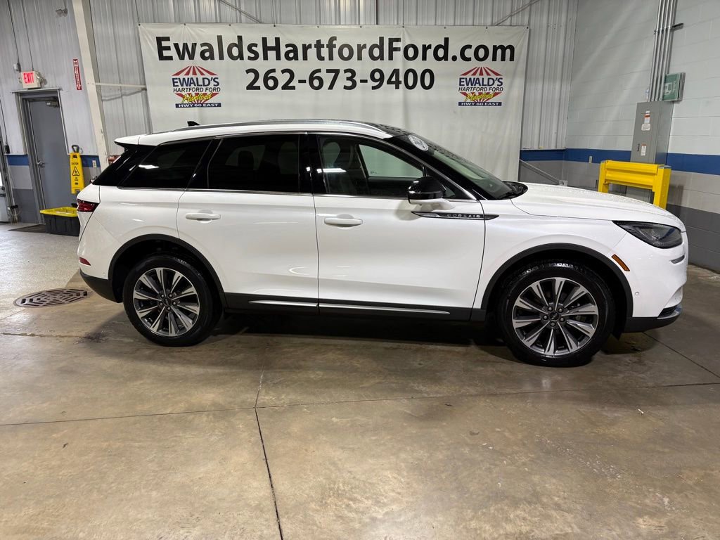 Used 2022 Lincoln Corsair Reserve w/ Equipment Group 201A image 7