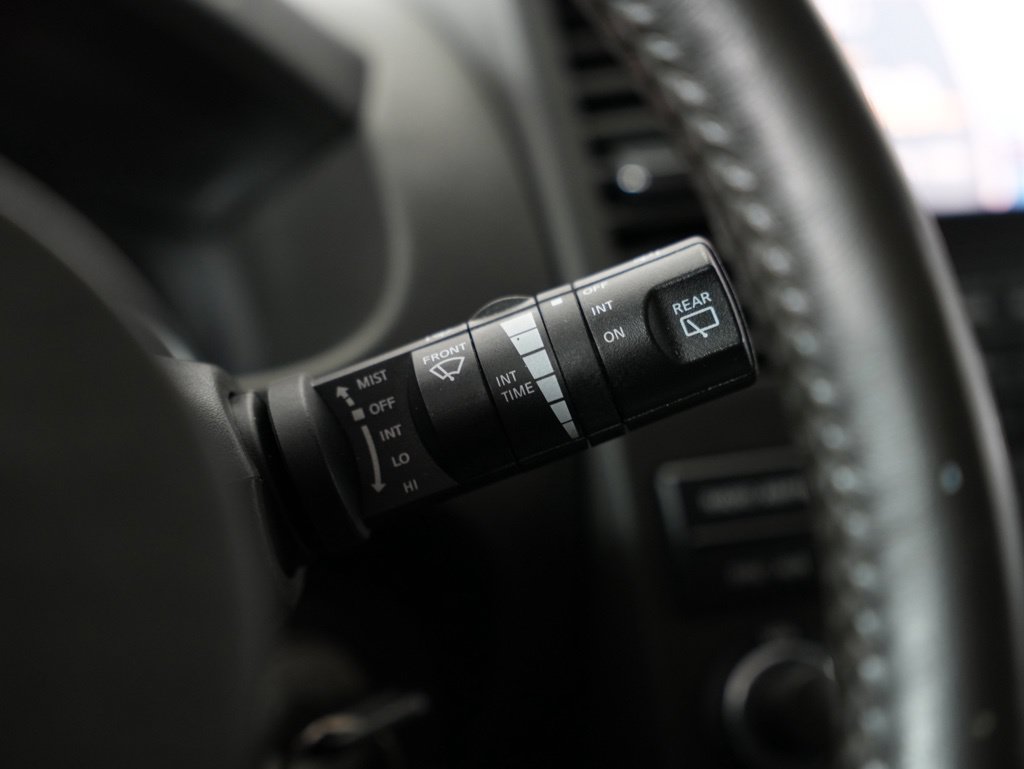 Used 2012 Nissan Pathfinder SV RWD image 15