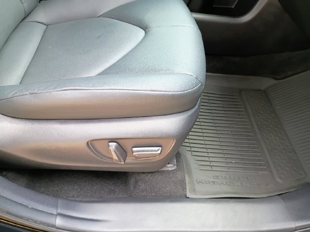 Used 2024 Toyota Grand Highlander FWD image 45