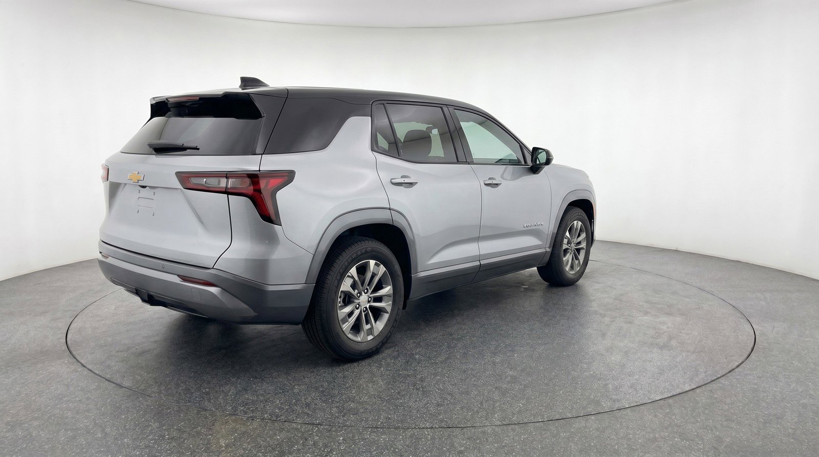 Used 2025 Chevrolet Equinox LT FWD image 9