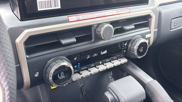 New 2026 Toyota Tacoma TRD Off-Road w/ TRD Off Road Premium Package AWD/4WD image 21