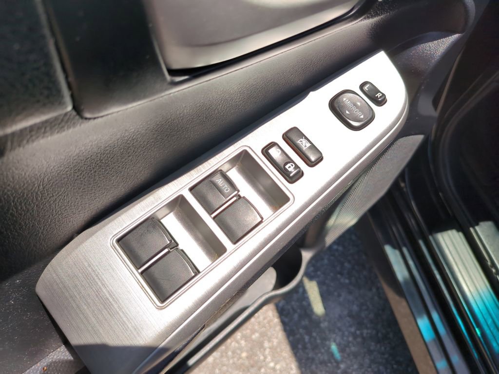 Used 2014 Toyota Camry SE FWD image 18