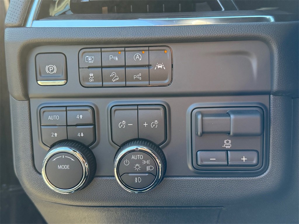 New 2026 Chevrolet Suburban Premier image 21