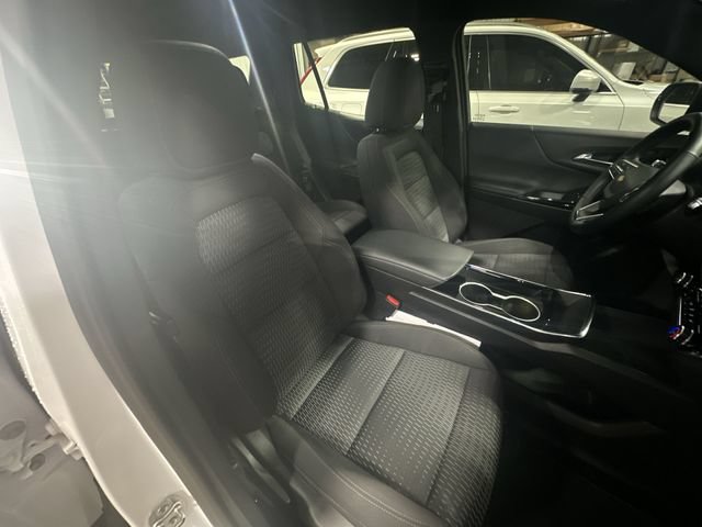 Used 2025 Chevrolet Equinox LT w/ Safety and Technology Package FWD image 32