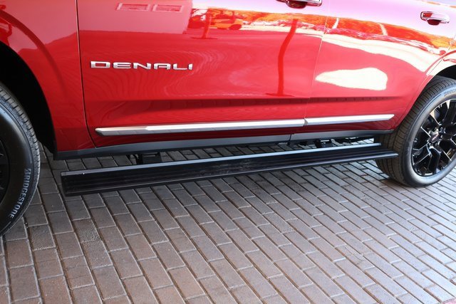 New 2026 GMC Yukon Denali w/ Sun & Power Step Package image 10