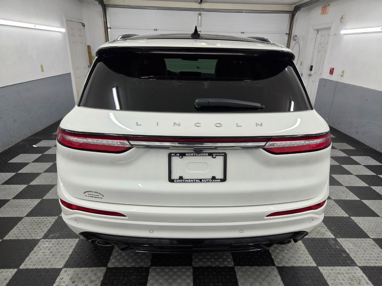 Used 2024 Lincoln Corsair Reserve w/ Equipment Group 201A AWD/4WD image 5