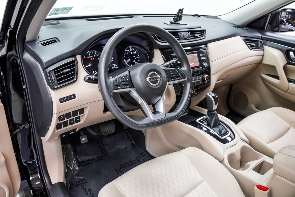 Used 2017 Nissan Rogue S FWD image 19