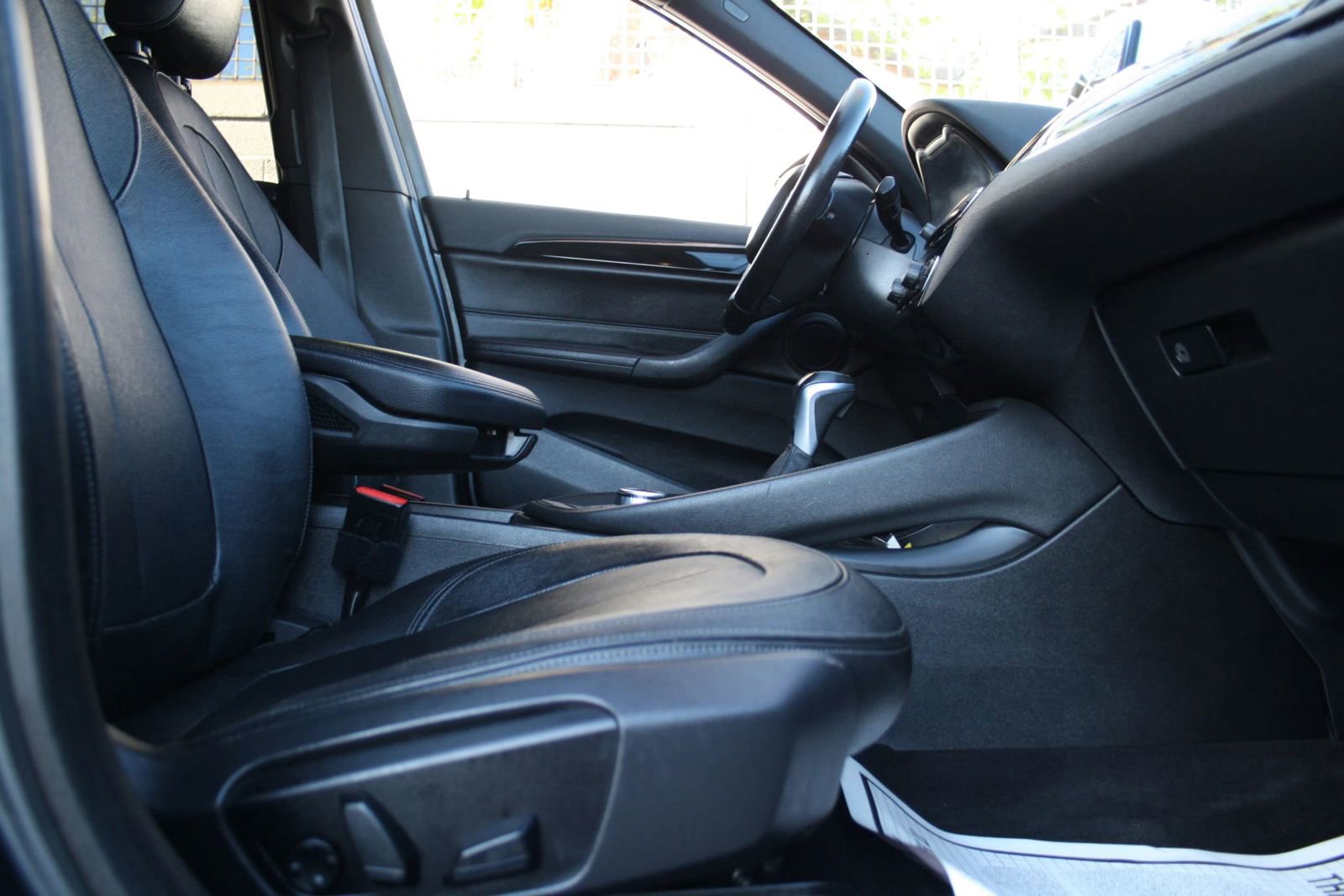 Used 2018 BMW X1 sDrive28i image 9