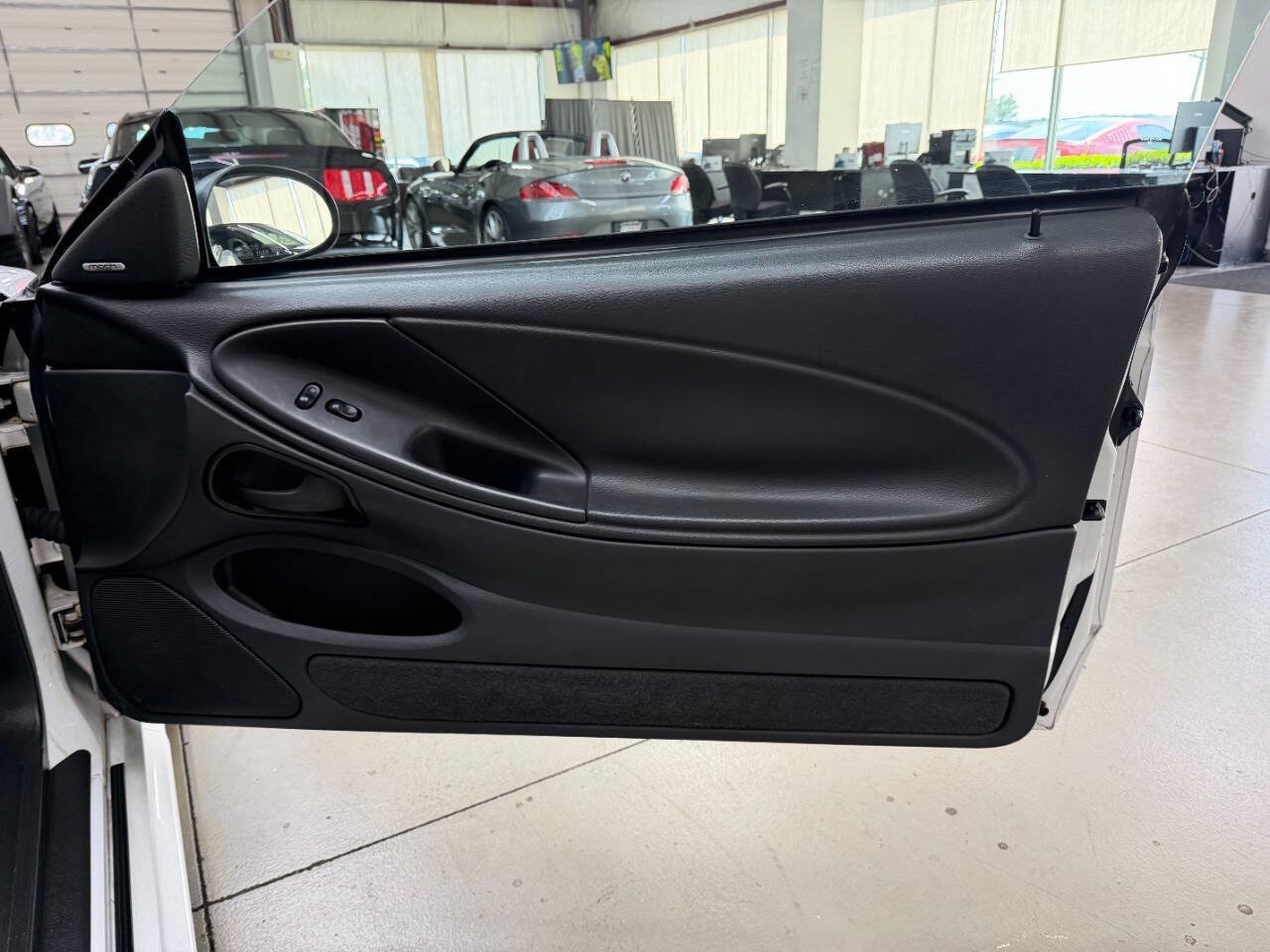 Used 2003 Ford Mustang Convertible RWD image 14