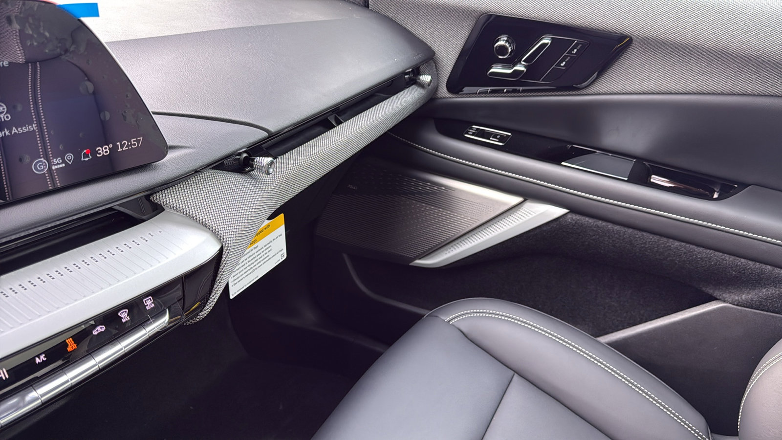 New 2026 Cadillac Optiq Luxury 1 image 24