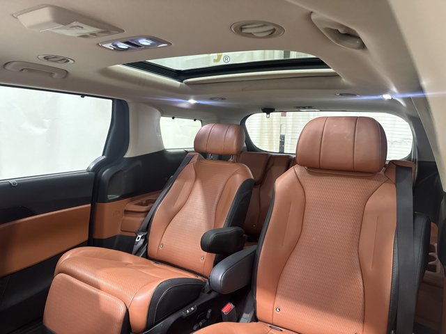 Certified 2024 Kia Carnival SX Prestige FWD image 13