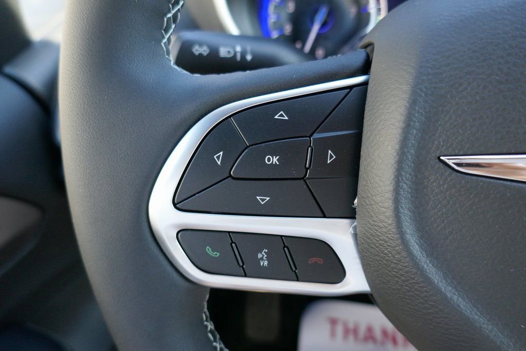 New 2026 Chrysler Pacifica Select image 18