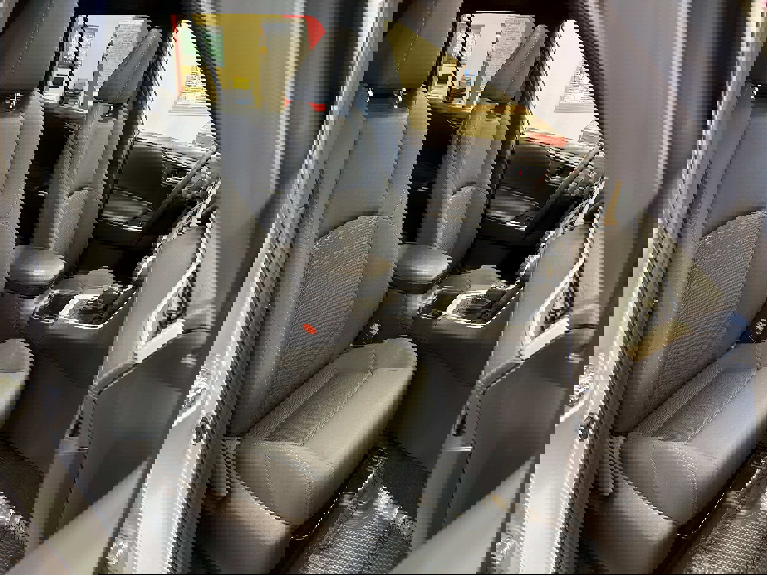 Used 2024 Toyota RAV4 SE w/ Convenience Package image 18