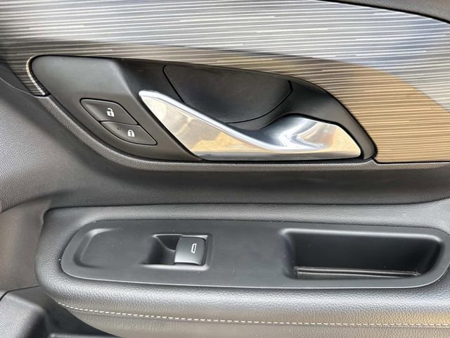 Used 2023 GMC Terrain SLT w/ Infotainment Package II image 18