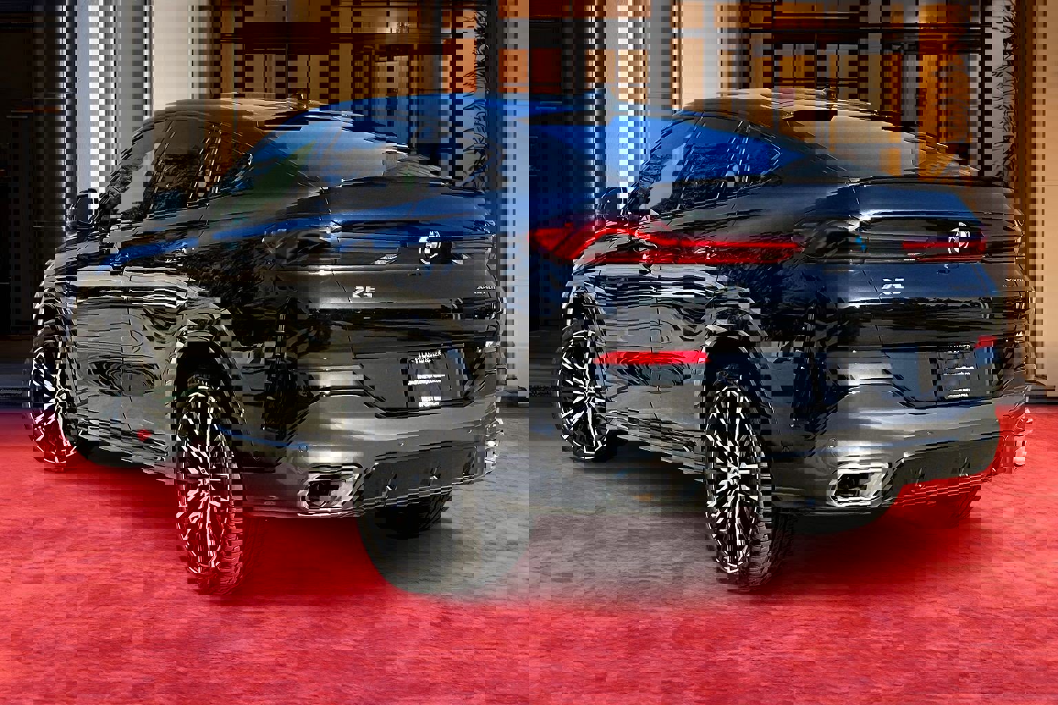 Used 2023 BMW X6 xDrive40i w/ M Sport Package image 9