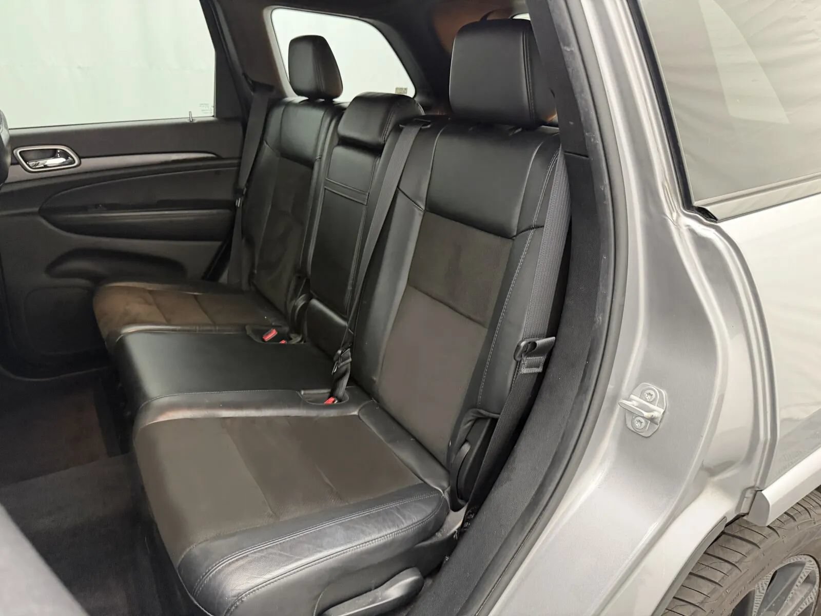 Used 2018 Jeep Grand Cherokee Altitude AWD/4WD image 30
