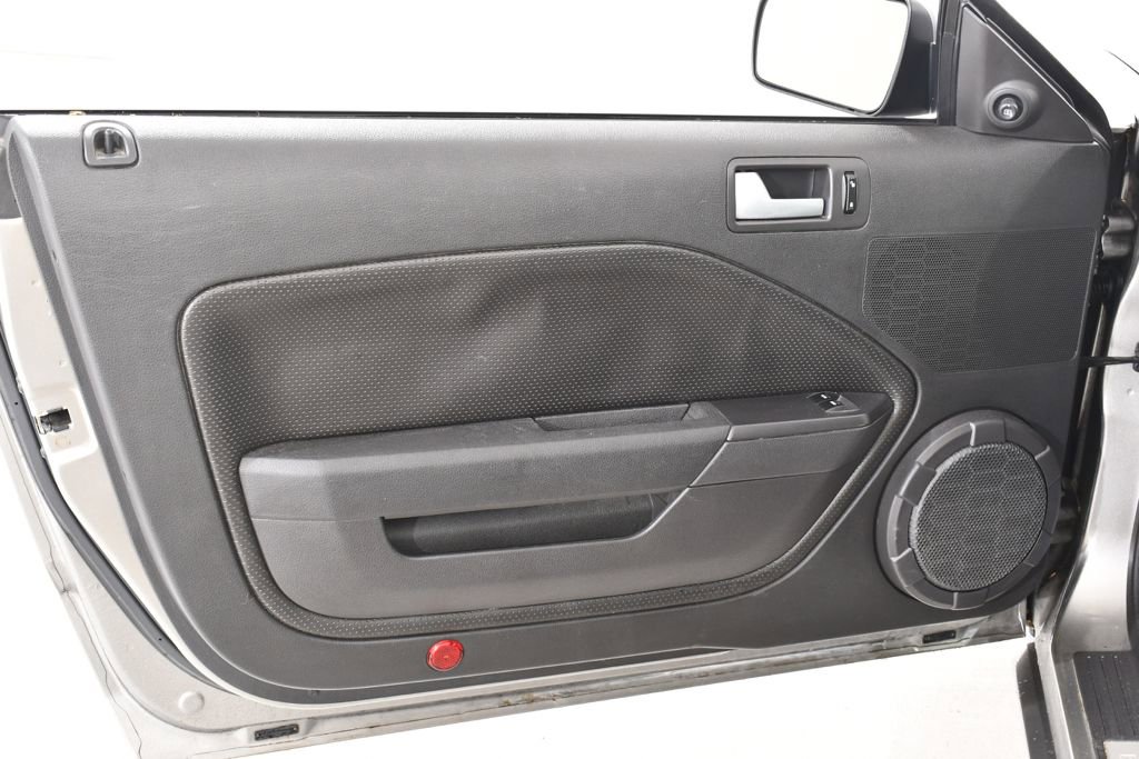 Used 2009 Ford Mustang GT Premium RWD image 22