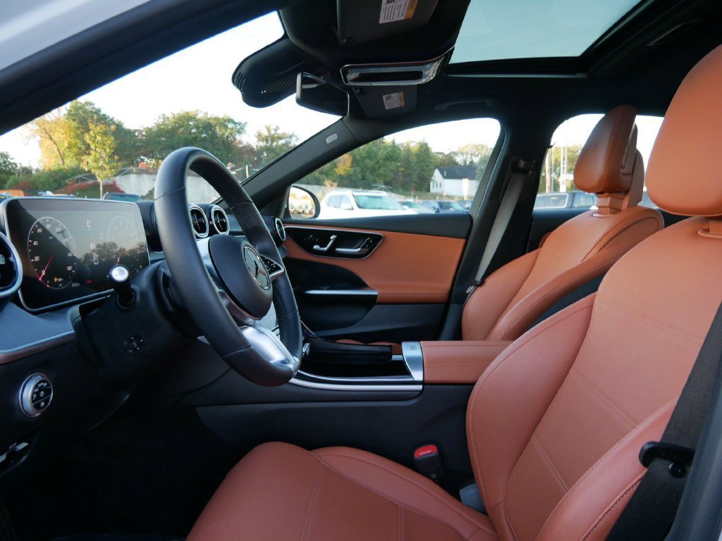 Used 2025 Mercedes-Benz C 300 4MATIC Sedan image 9