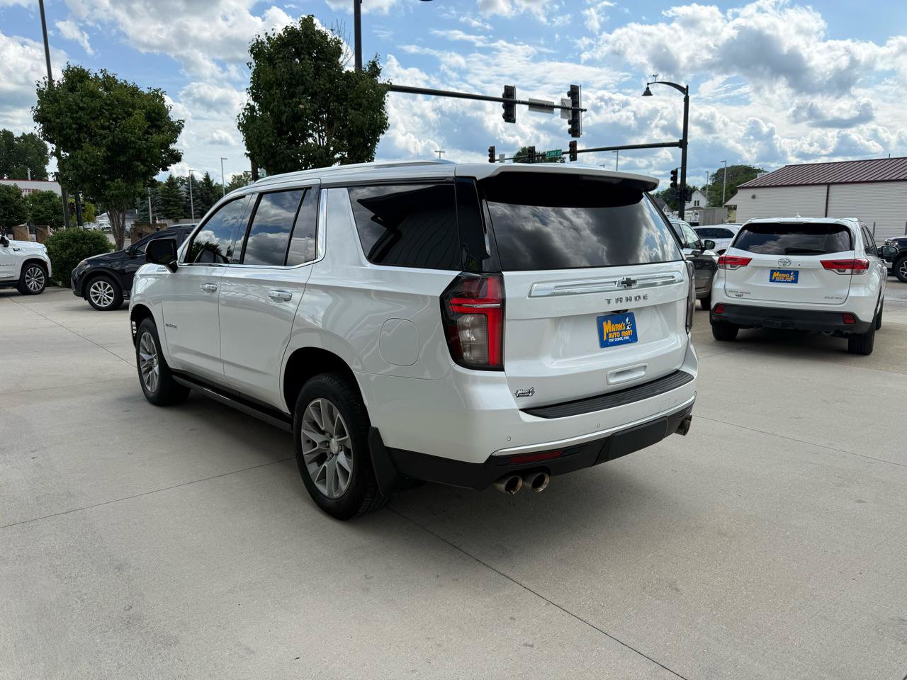 Used 2021 Chevrolet Tahoe High Country w/ Premium Package AWD/4WD image 4