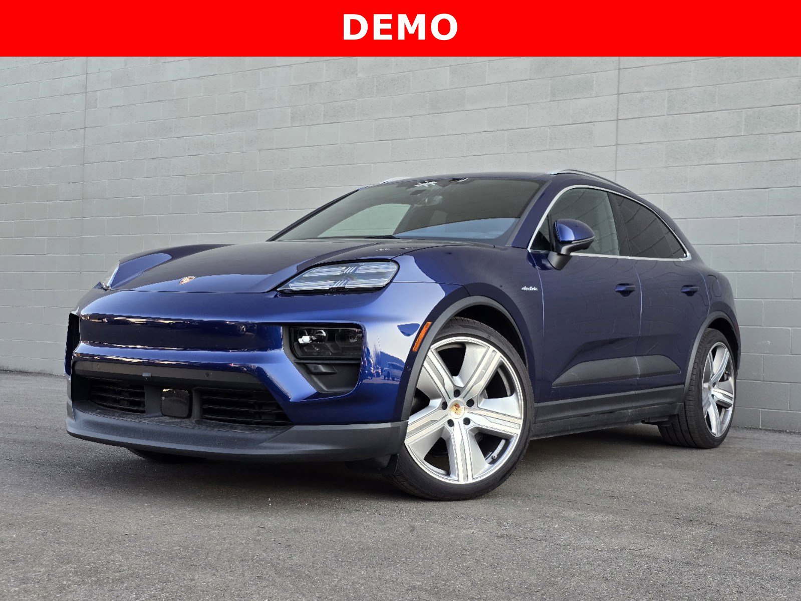 New 2024 Porsche Macan 4 Electric