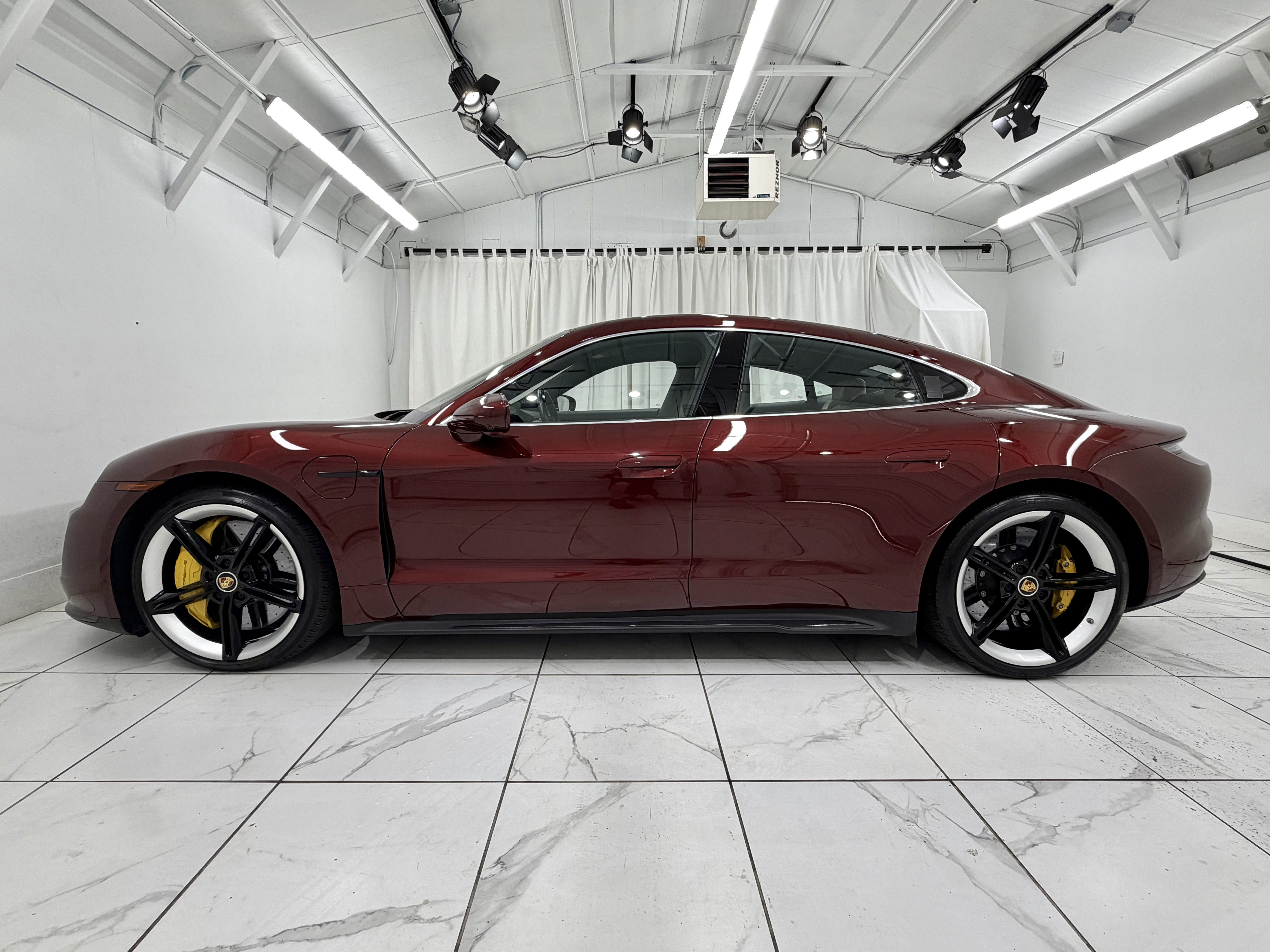Used 2021 Porsche Taycan Turbo S AWD/4WD image 15