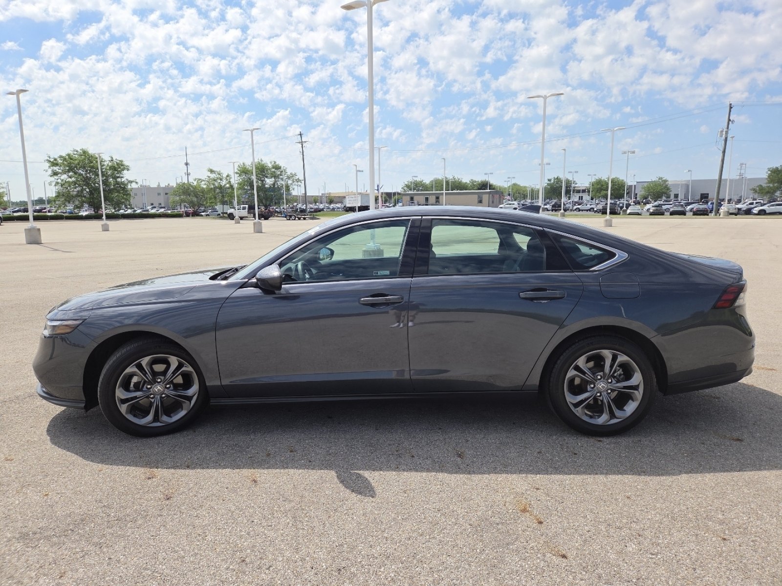 Used 2023 Honda Accord EX image 16