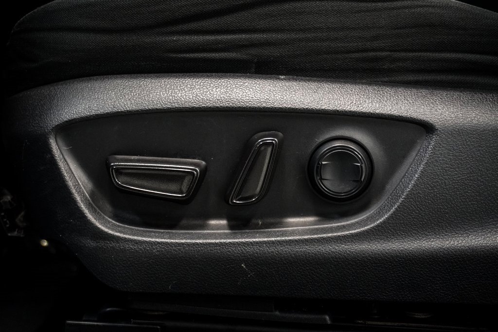 Used 2020 Toyota Camry LE image 7