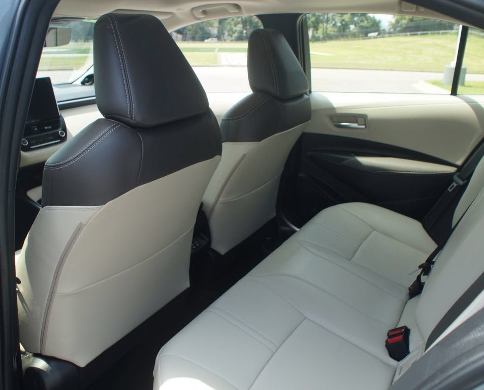 Used 2025 Toyota Corolla XLE FWD image 15