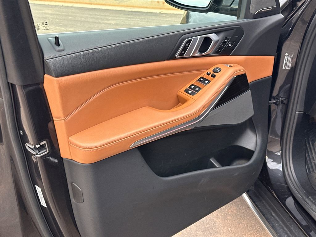 Used 2021 BMW X5 xDrive40i w/ Executive Package image 10