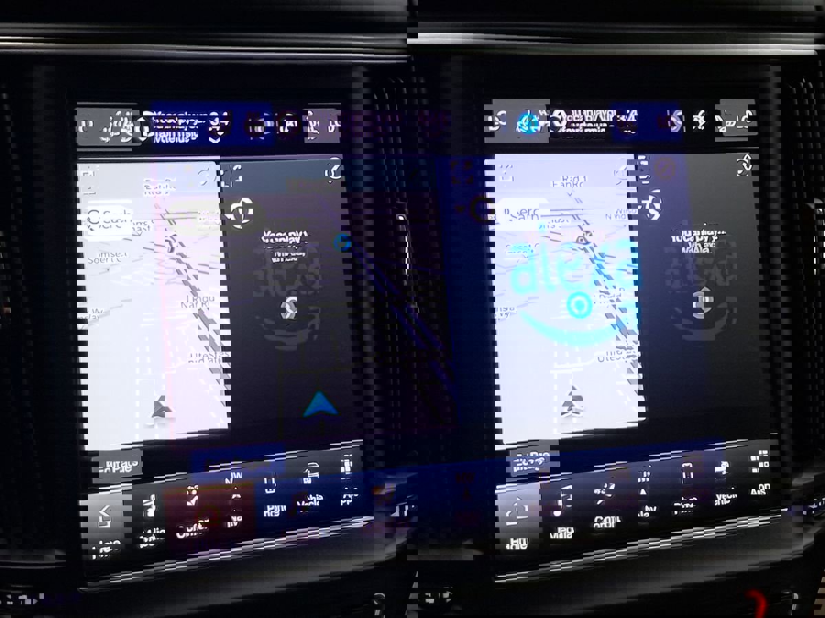 Used 2021 Maserati Levante S image 30