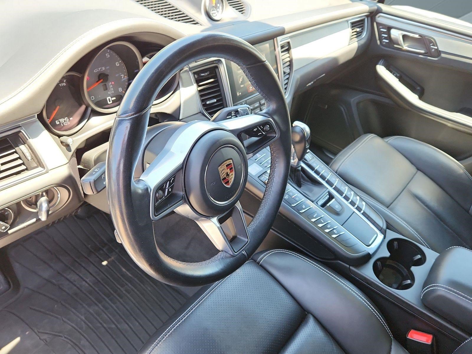 Used 2017 Porsche Macan GTS AWD/4WD image 4