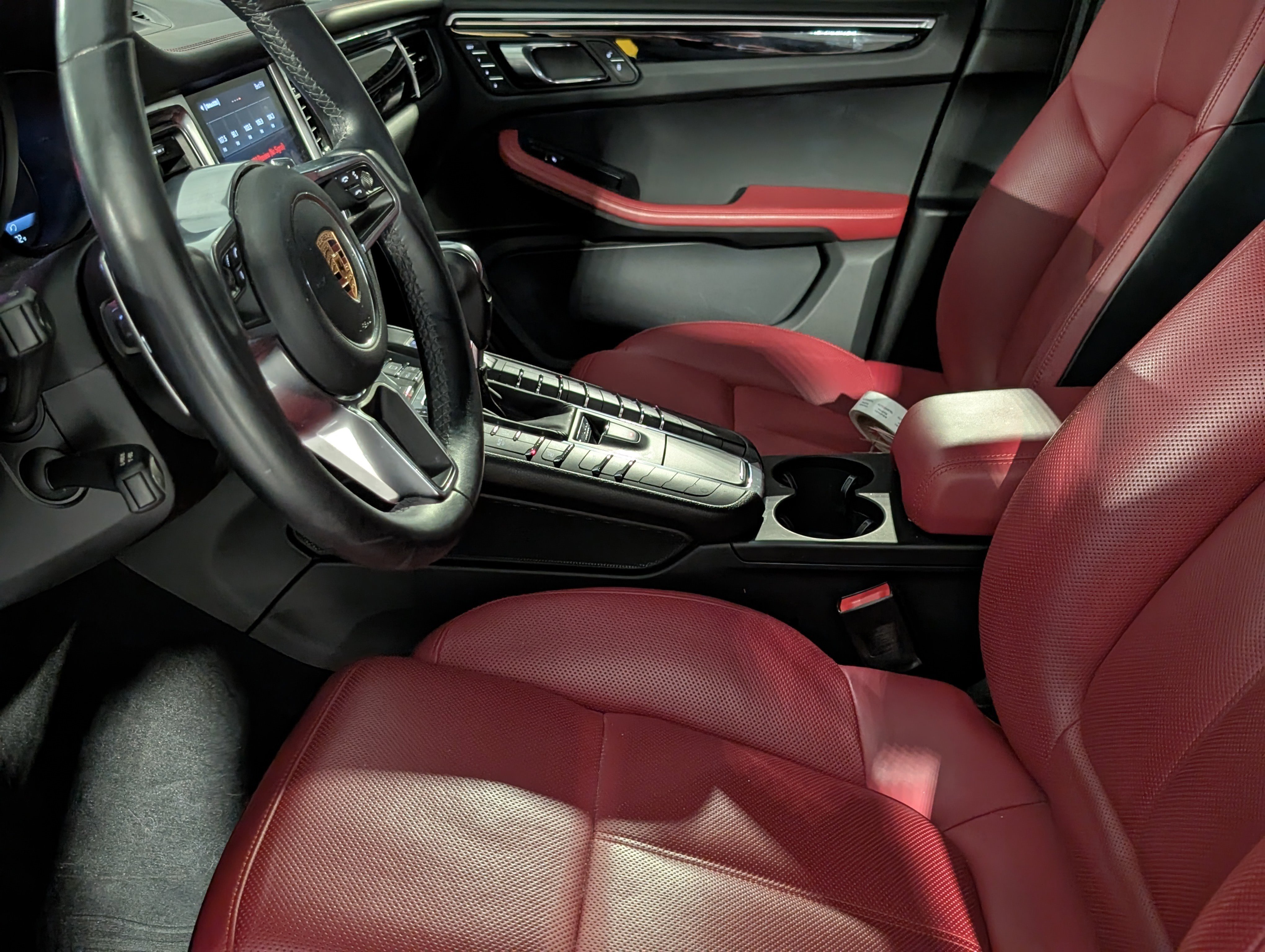 Certified 2018 Porsche Macan AWD/4WD image 4