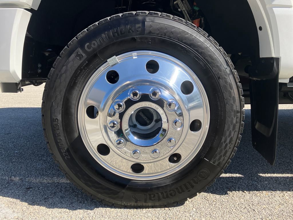 Used 2025 Ford F450 Platinum w/ FX4 Off-Road Package image 11
