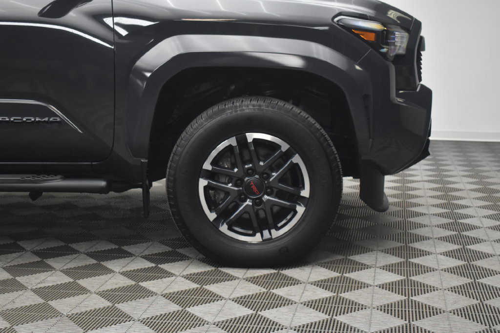 Used 2024 Toyota Tacoma TRD Sport AWD/4WD image 23