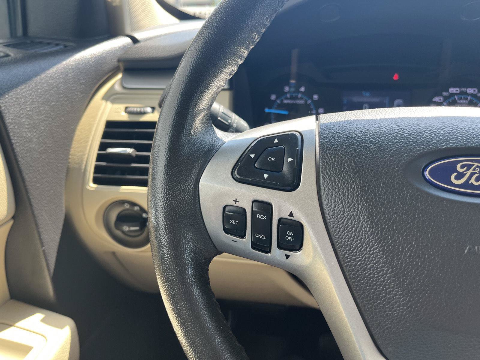 Used 2019 Ford Flex SE FWD image 19