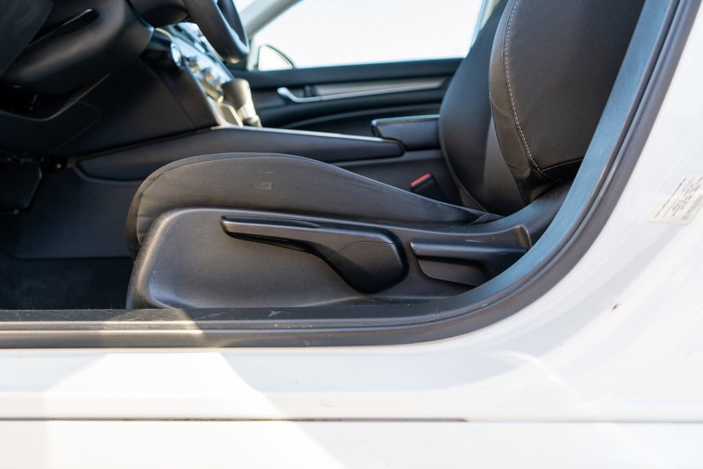 Used 2018 Honda Accord LX image 18