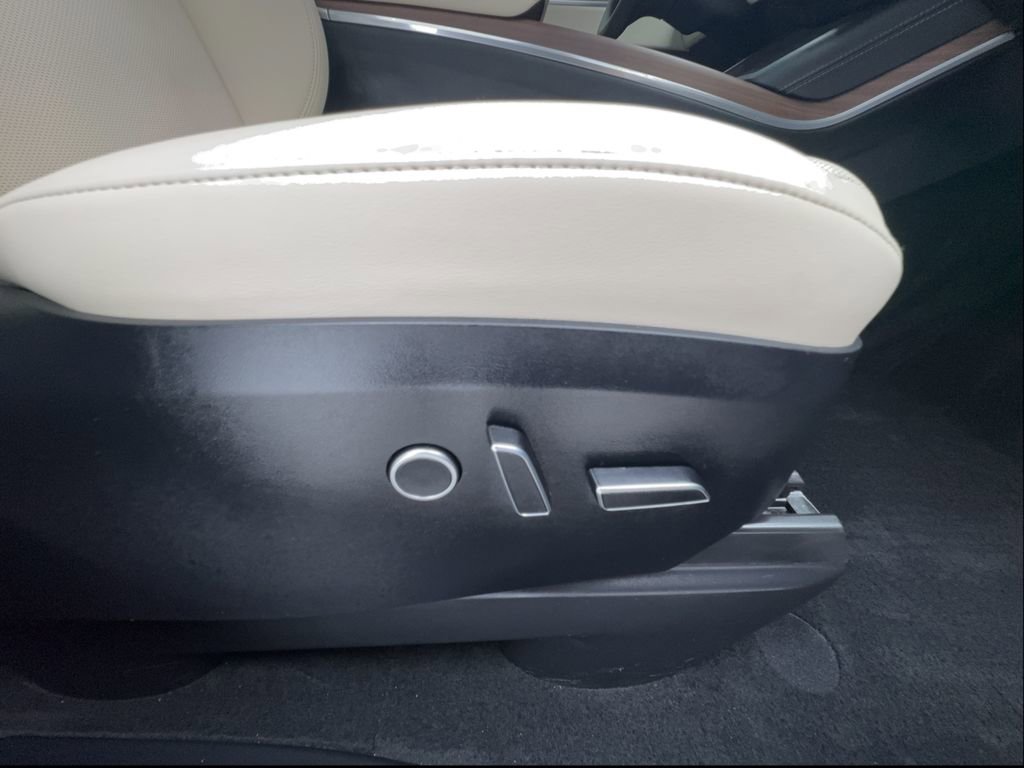 Used 2025 Tesla Model X AWD/4WD image 34