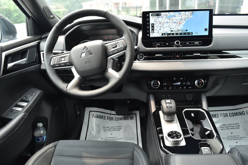 New 2026 Mitsubishi Outlander LE AWD/4WD image 14