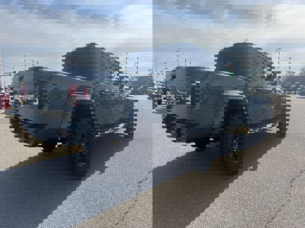 Used 2025 Jeep Gladiator Sport AWD/4WD image 6