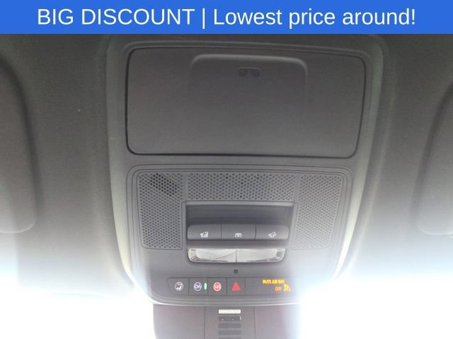 Used 2024 Chevrolet Traverse LT w/ LPO, Floor Liner Package FWD image 30