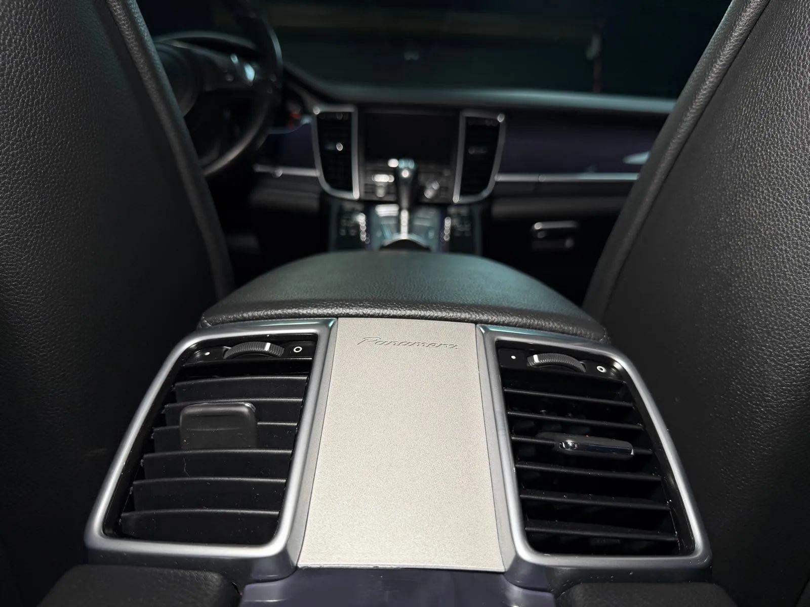 Used 2015 Porsche Panamera 4 image 25