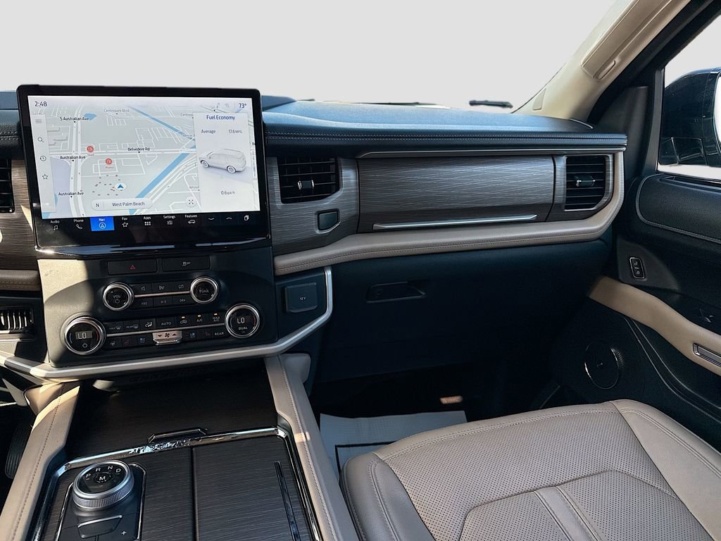 Used 2022 Ford Expedition Limited image 26