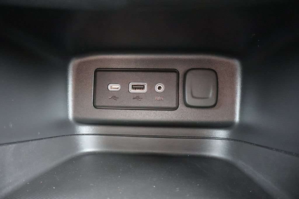 Used 2023 Chevrolet Equinox RS AWD/4WD image 18
