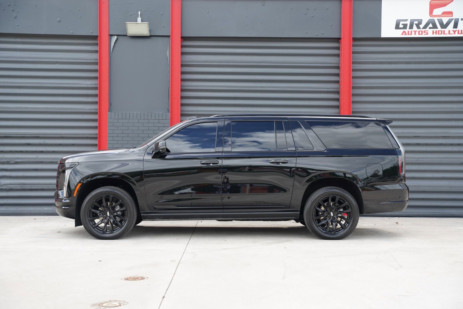 Used 2025 Cadillac Escalade ESV Premium Luxury w/ Touring Package AWD/4WD image 12
