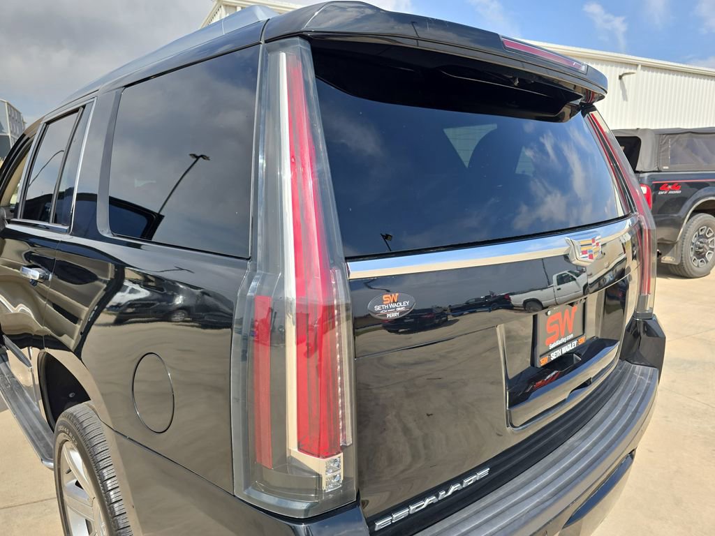 Used 2018 Cadillac Escalade Luxury RWD image 35